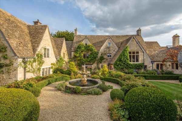 a-sprawling-home-where-cotswolds-stone-and-ancient-beams-meet-neon-glitz,-hot-tubs-and-home-cinema