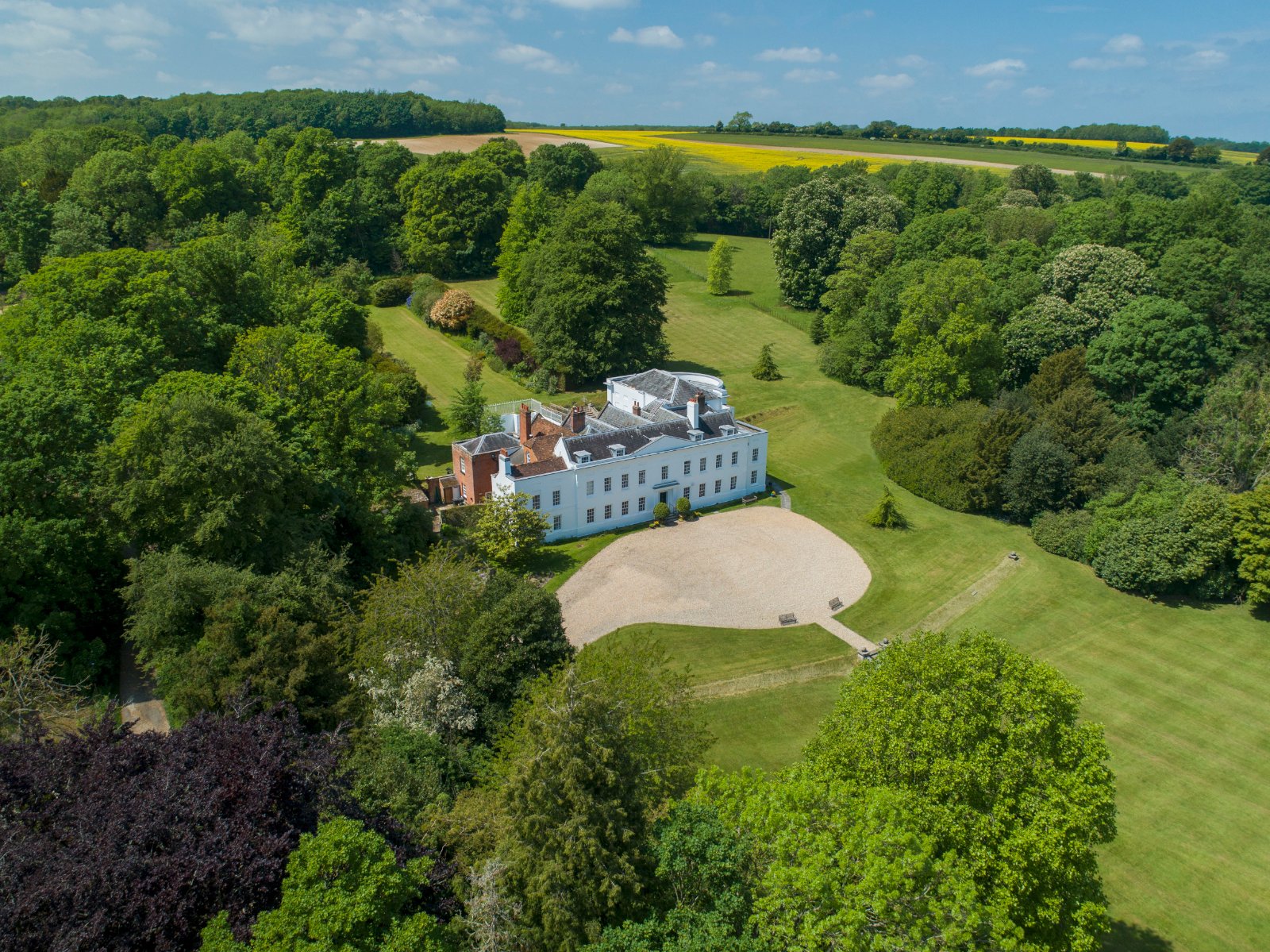 five-utterly-outstanding-homes-for-sale,-from-cornish-beach-houses-to-a-huge-chilterns-estate,-as-seen-in-country-life