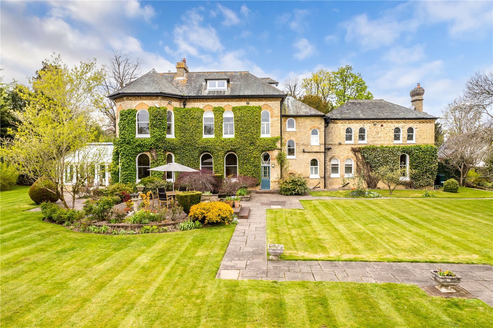 a-charming-house-in-two-acres,-with-pool-and-village-location-—-yet-just-17-miles-from-central-london