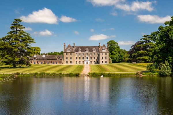 an-idyllic-irish-estate-in-the-‘golden-vale’-has-come-up-for-sale-for-the-first-time-in-350-years