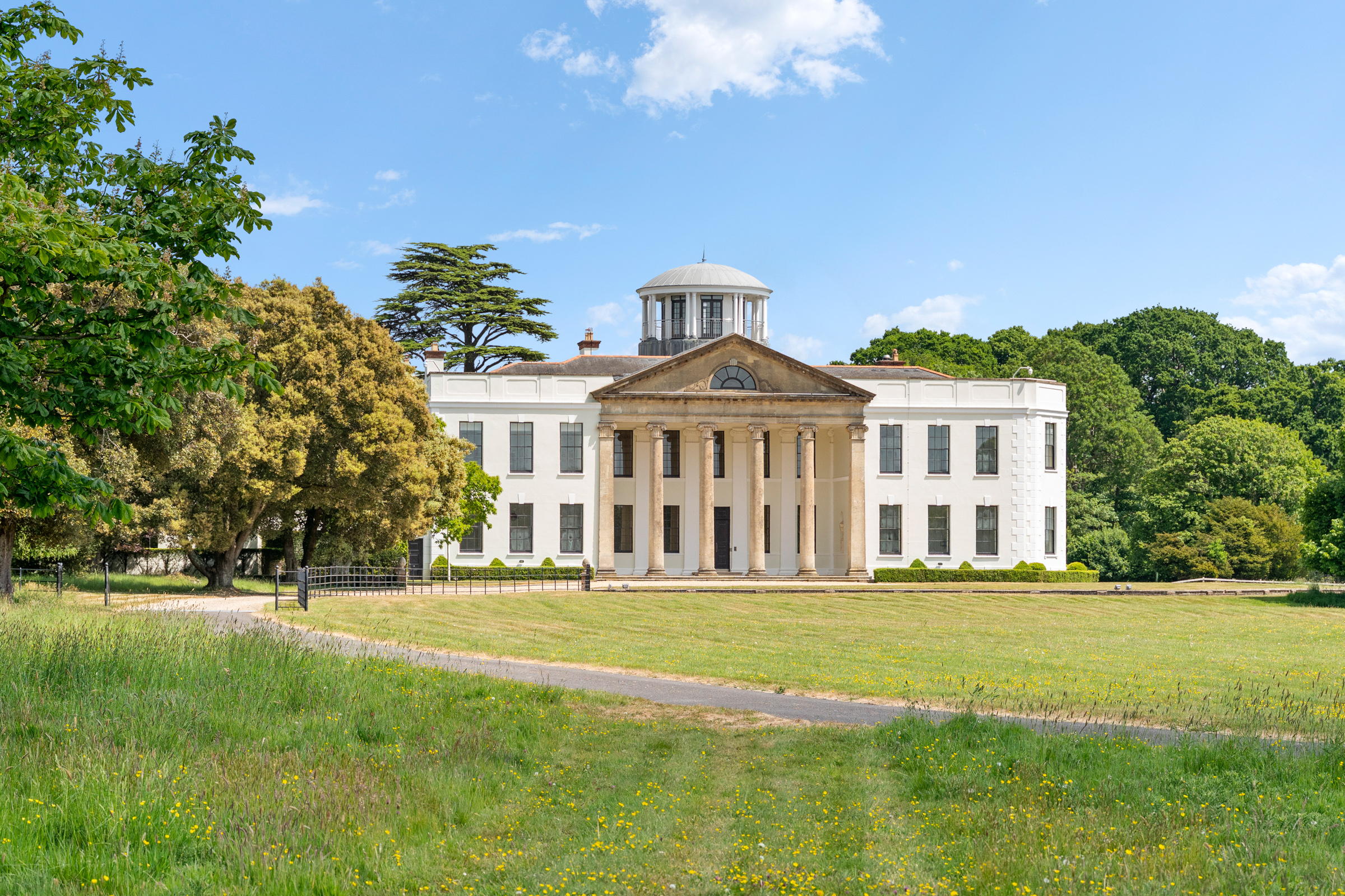 The Majestic New Forest Estate Formerly Owned By A Billionaire Adventurer —famous For Driving ‘the World’s Fastest Kettle’ —has Come Up For Sale