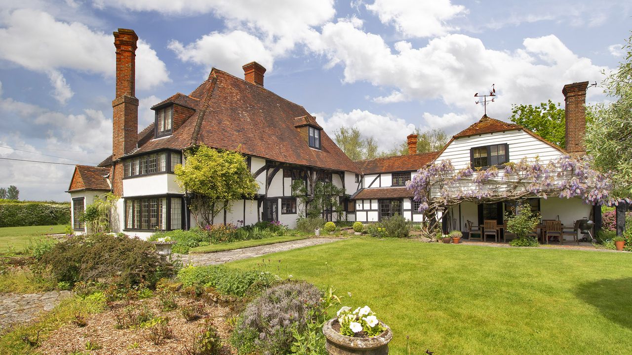 A Medieval Home With 600 Years Of History That Was Once Home To A King, Set In One Of Kent’s Most Fascinating Villages