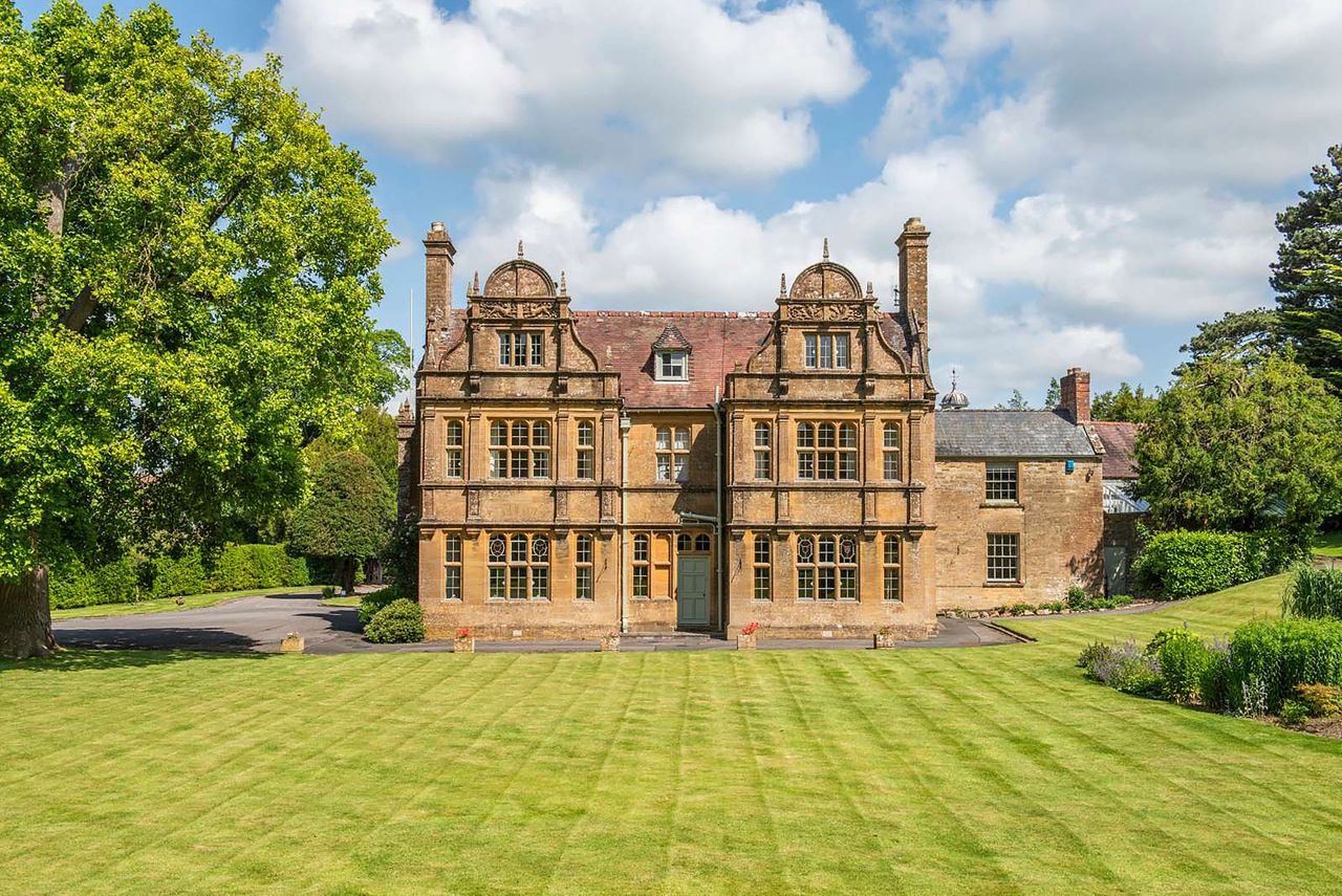 A Somerset House Designed By The Architect Of One Of Oxford’s Most Famous Landmarks, Complete With Helipad And Clocktower