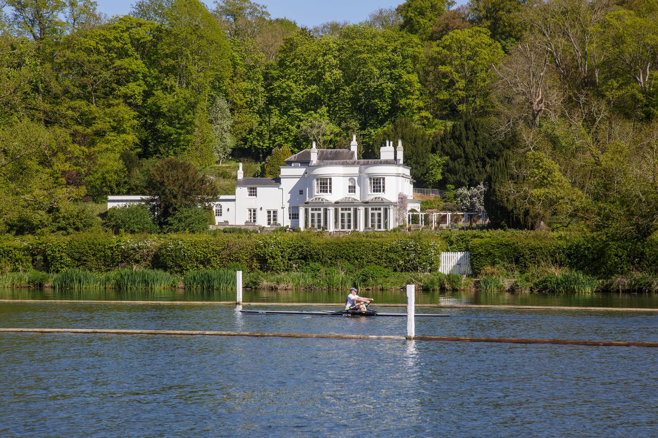 A Georgian Mansion On The Banks Of The Thames, Overlooking The Iconic Henley Royal Regatta Course