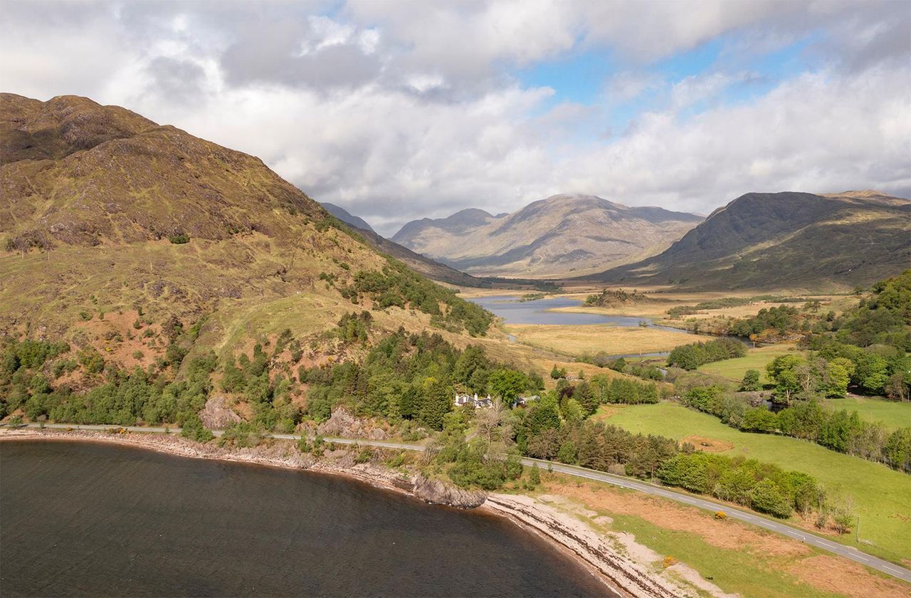 The Highland Getaway Of Elizabeth II’s Personal Florist Is For Sale At £750,000 —and If There’s House In Britain With A Better View Than This One, We’d Love To See It