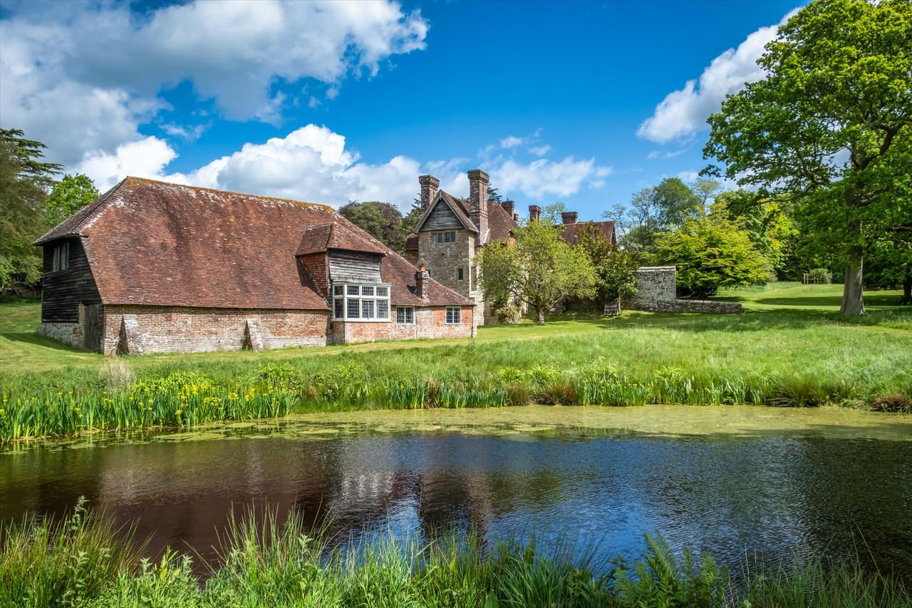 A Country House Built On The Site Of An Ancient Sussex Castle, Where The 900-Year-Old Walls Are Still Standing