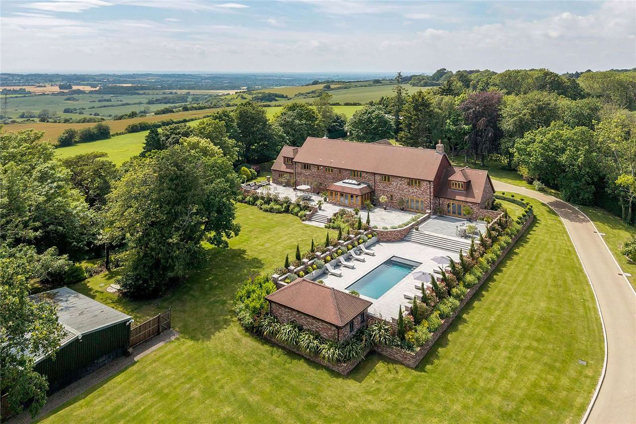 five-rural-retreats-amid-open-countryside,-from-a-wiltshire-farmhouse-to-a-home-with-its-own-helipad,-as-seen-in-country-life