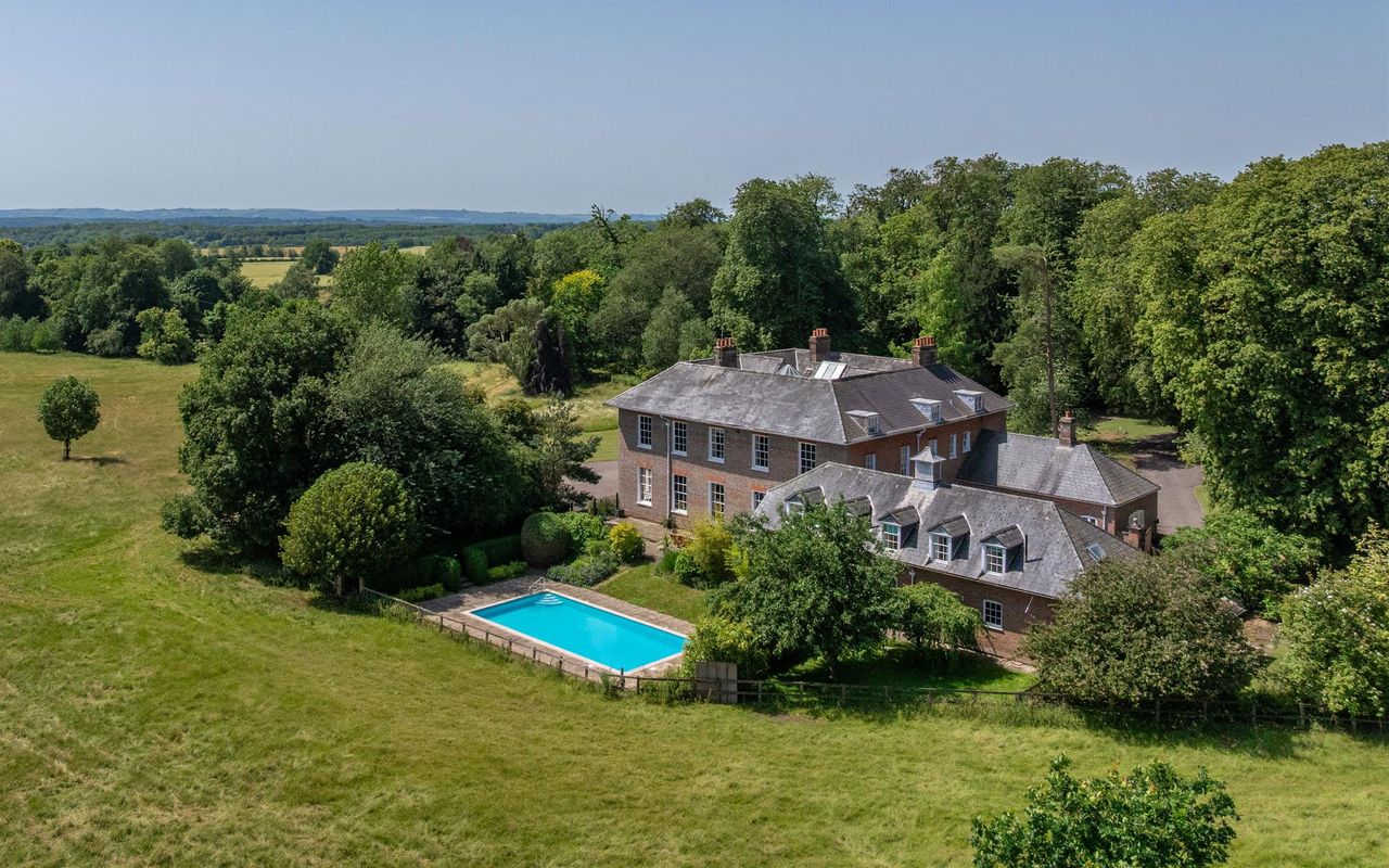 five-grand-country-homes,-from-750,000-to-14.5-million,-as-seen-in-country-life